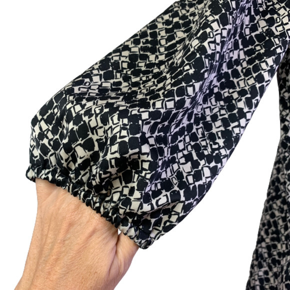 TALBOTS Black & White Diamond Print Peasant Top Blouse‎ - Picture 6 of 11